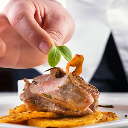 Отель Pyramide Sibyllenbad