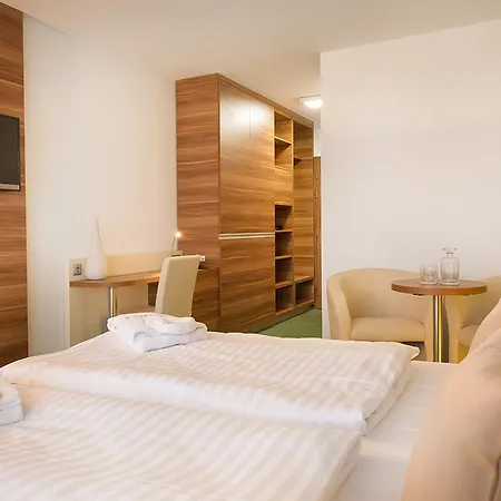 Pyramide Sibyllenbad 4* Нойальбенройт