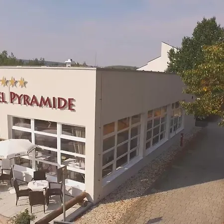 Pyramide Sibyllenbad Нойальбенройт