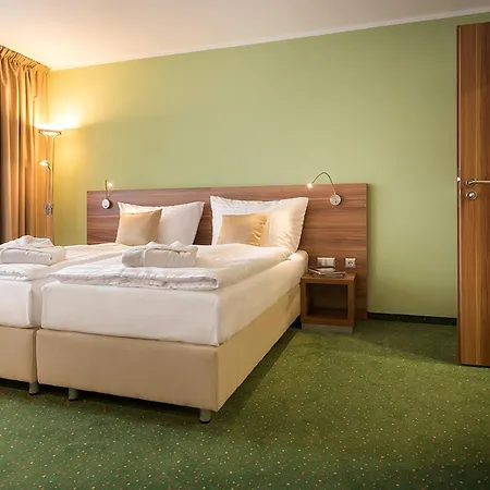 Pyramide Sibyllenbad 4* Нойальбенройт